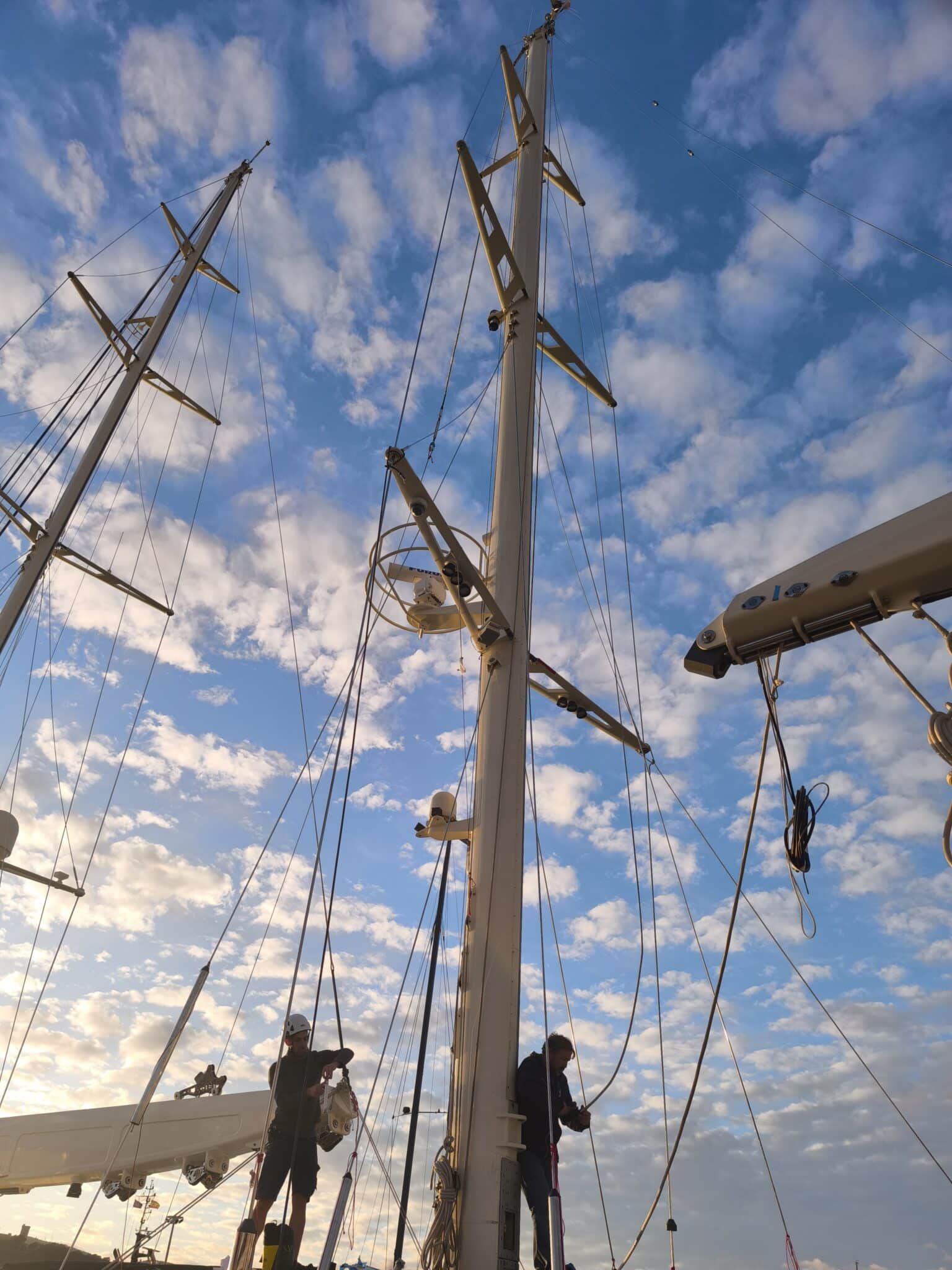 What is a rigger and what are their functions?